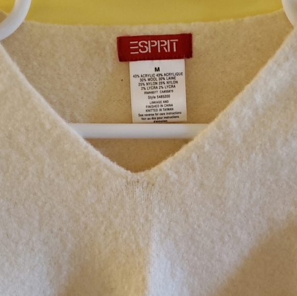 2 bundled wool blend sweaters - Picture 5 of 7